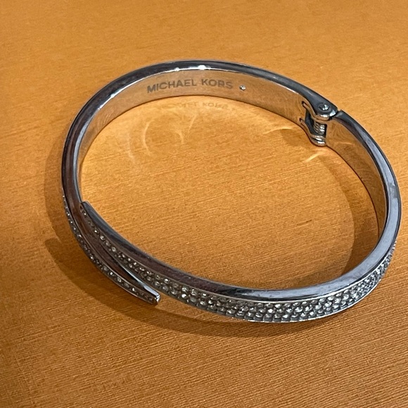 Michael Kors Watch - Picture 6 of 6